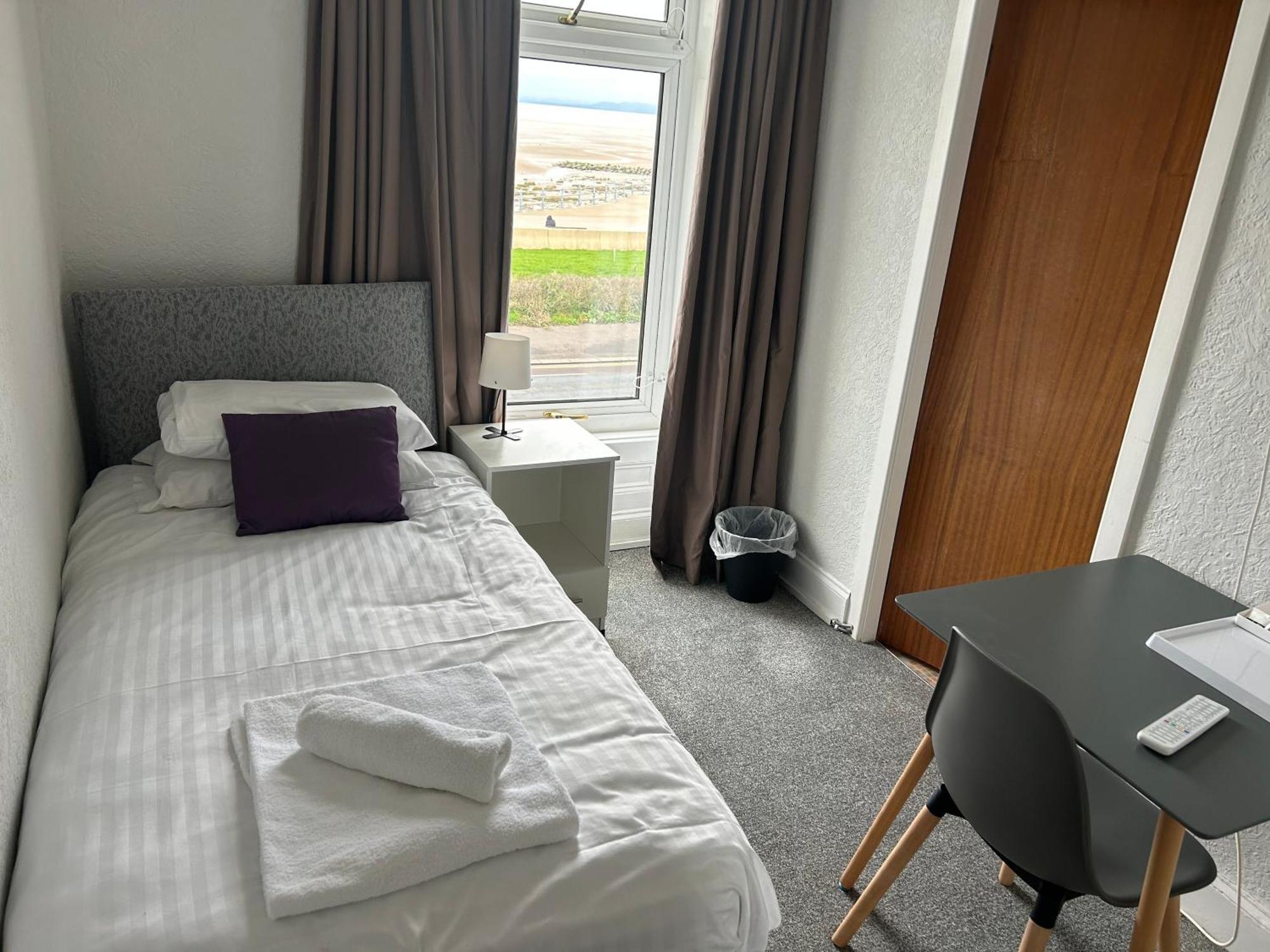 מורקמבי The Clifton Seafront Hotel מראה חיצוני תמונה
