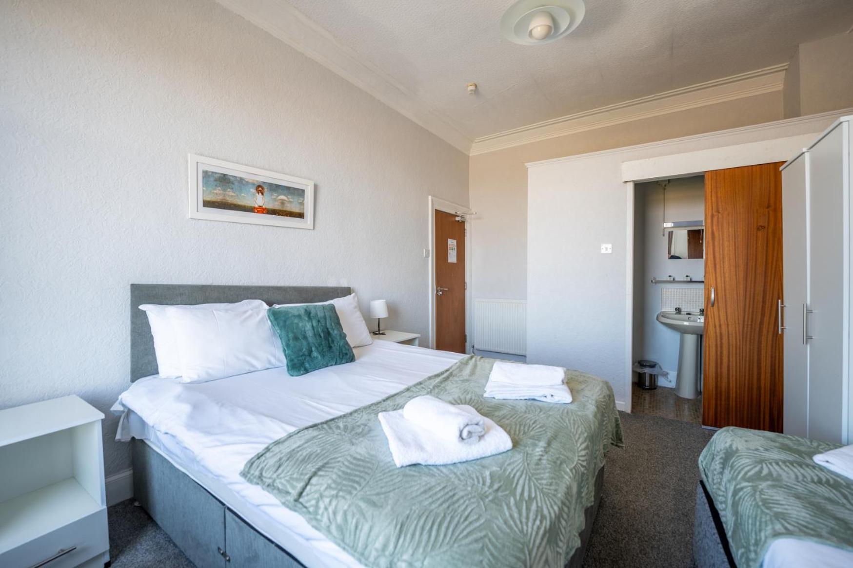 מורקמבי The Clifton Seafront Hotel מראה חיצוני תמונה