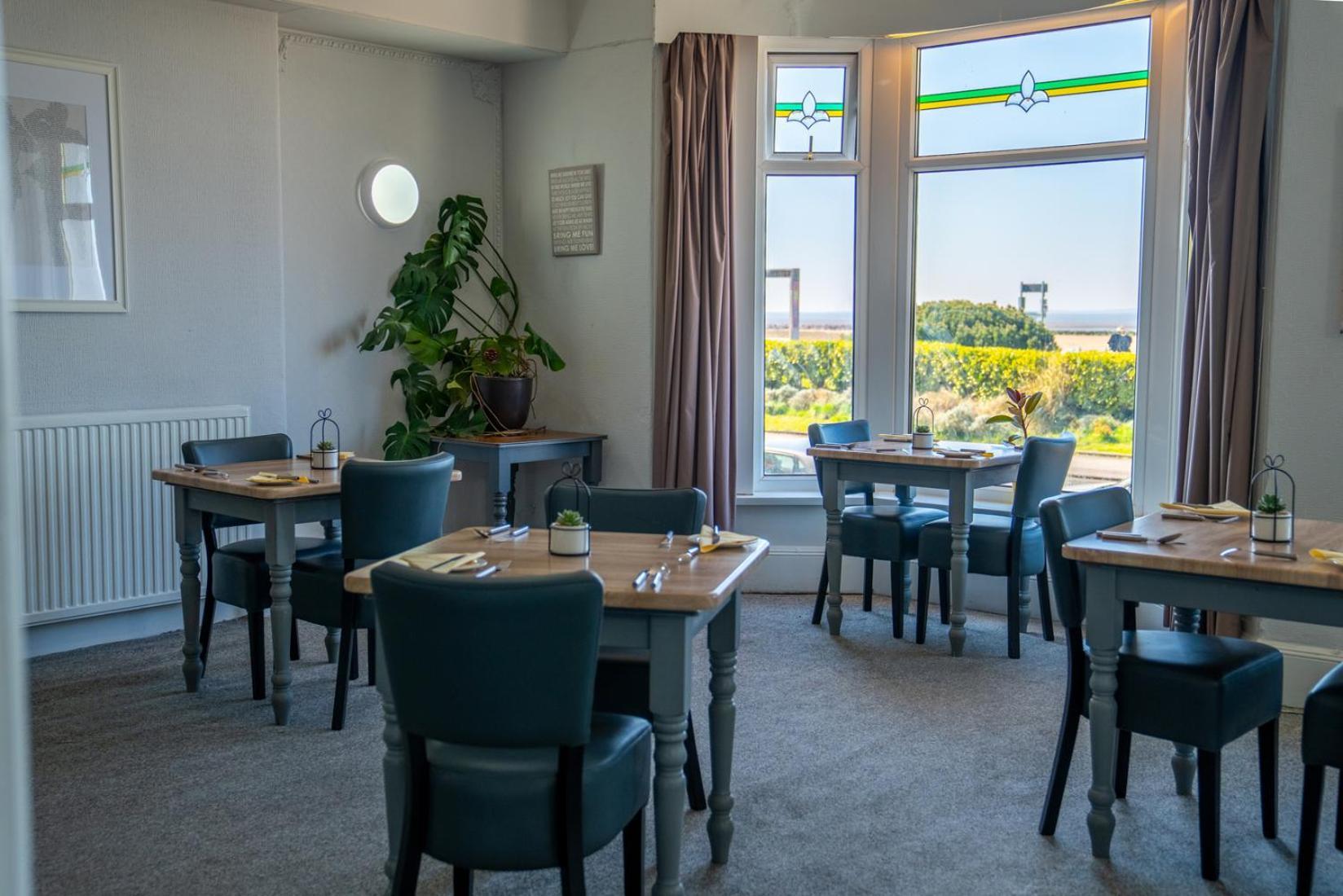 מורקמבי The Clifton Seafront Hotel מראה חיצוני תמונה